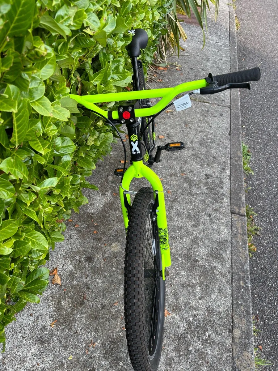 Halfords X-Rated BMX dirt bike - Image 2