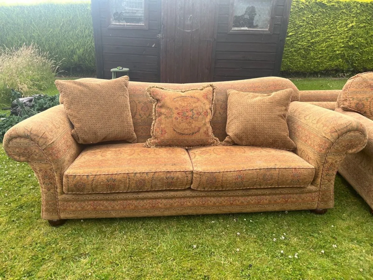 3 seater brown couch with two arm chairs - Image 4