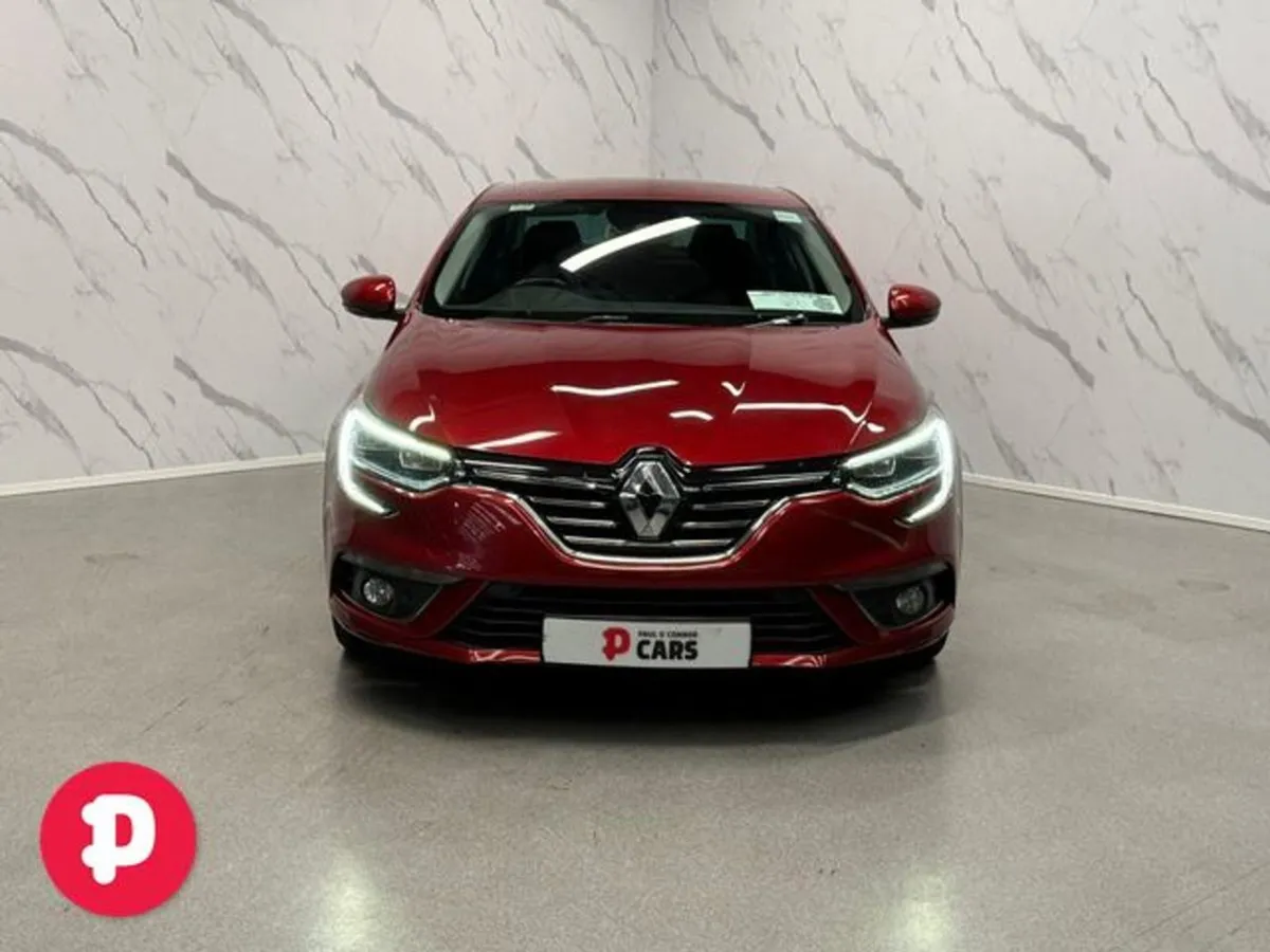 Renault Megane IV Grand Coupe Signature B 4DR - S - Image 2