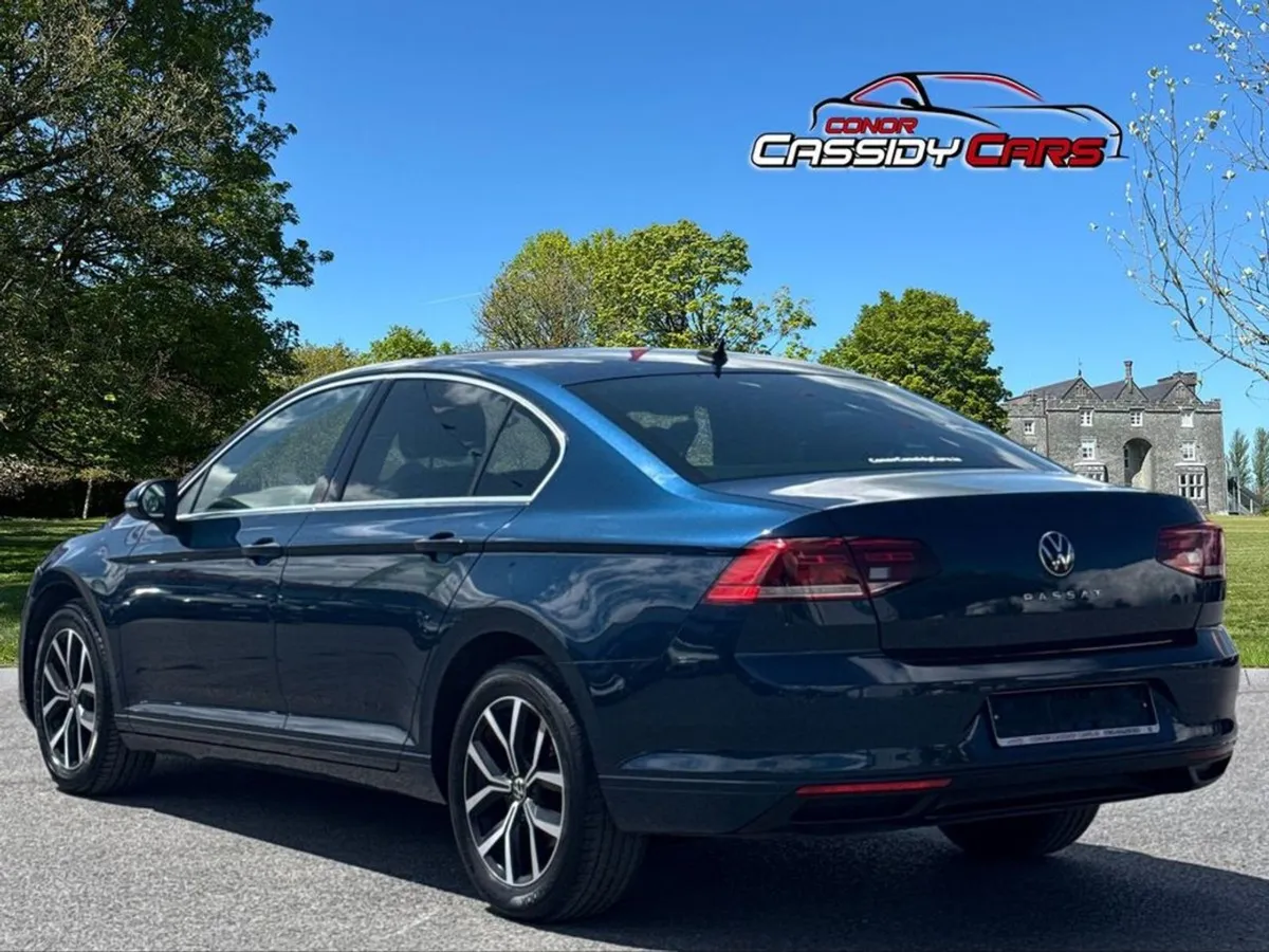 Volkswagen Passat SEL TDI  212 Reg - Image 3