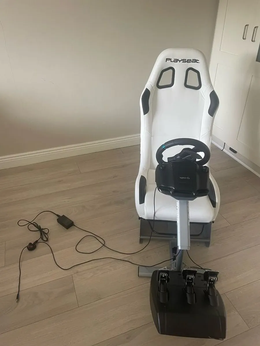 Playseat evolution - ActiFit & Logitech G29 Racing Wheel - Image 1