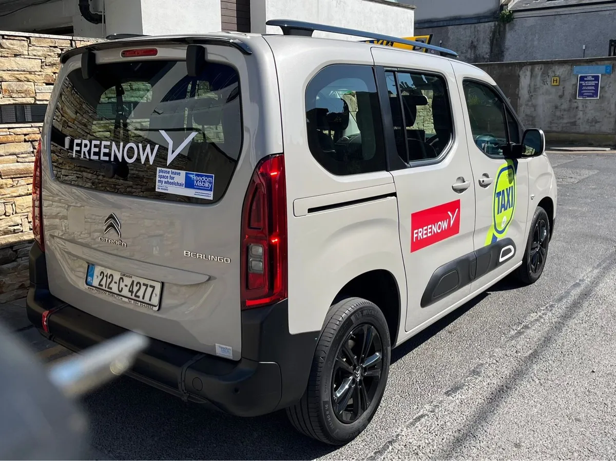 Taxi for rent Berlingo - Image 2