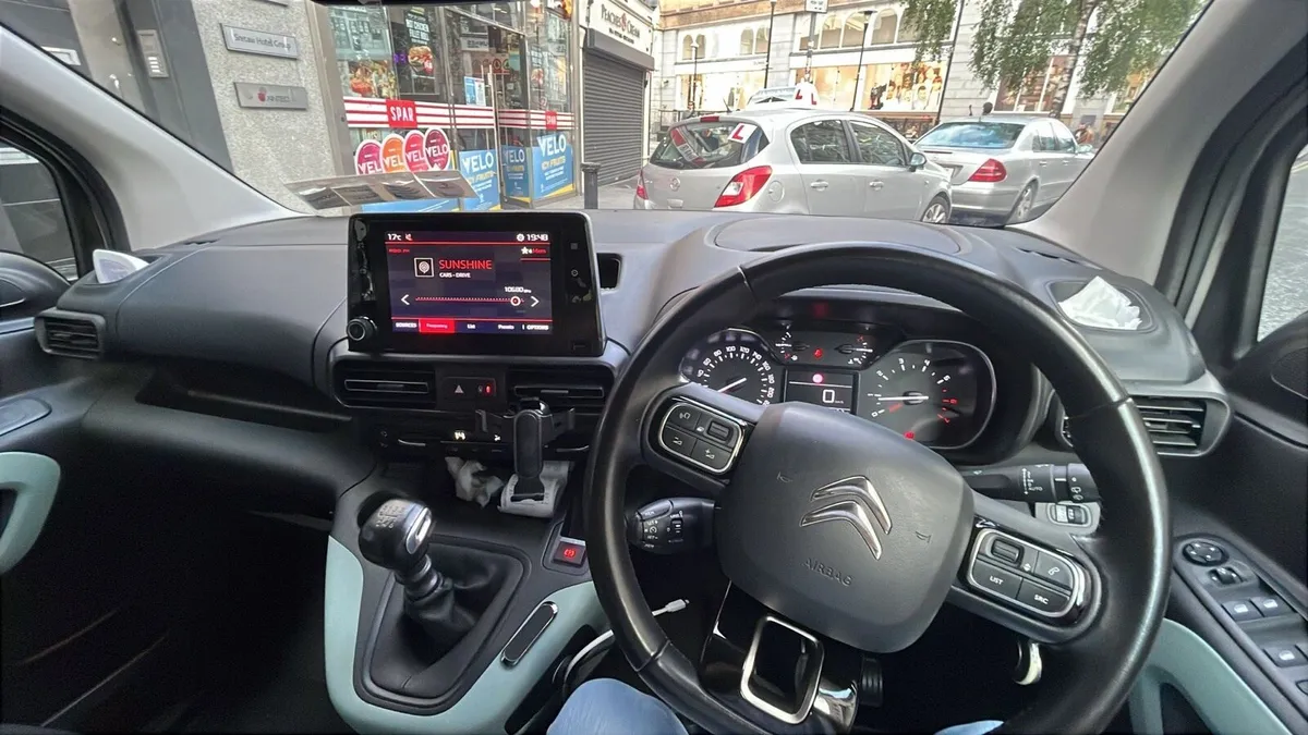 Taxi for rent Berlingo - Image 3