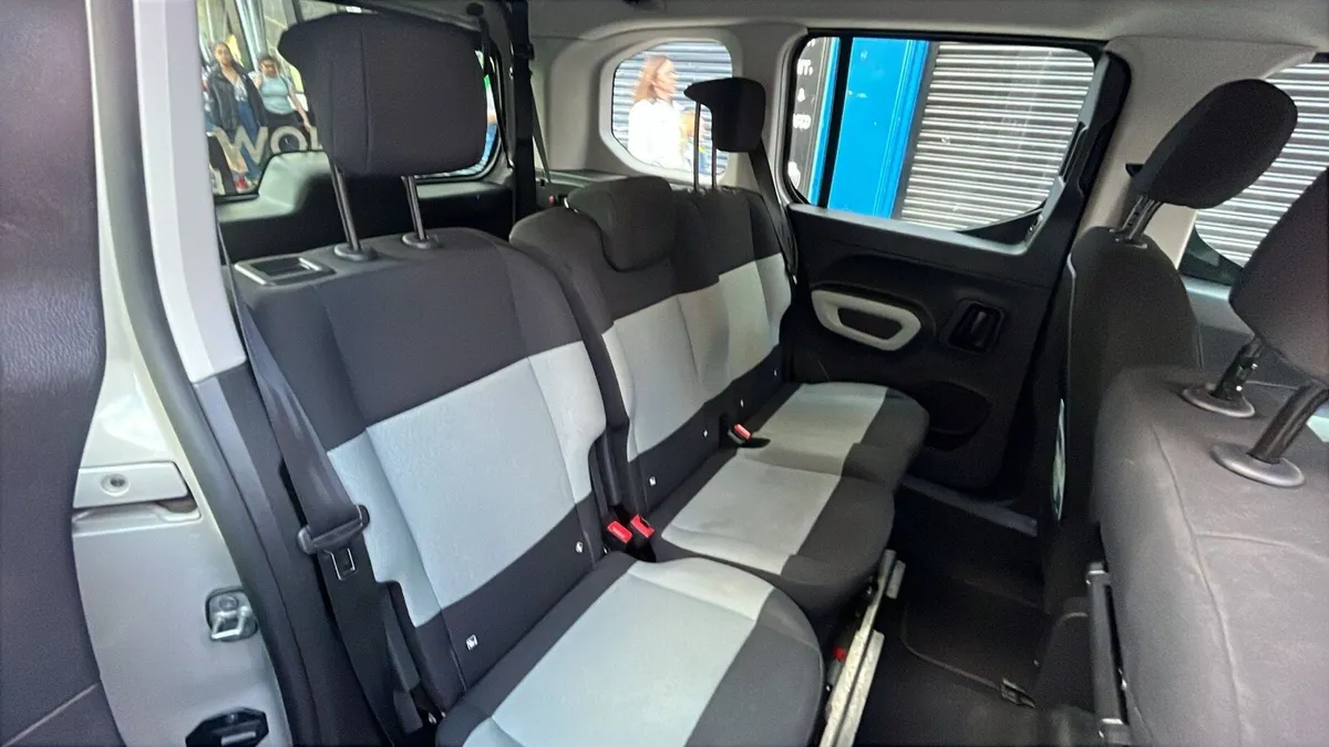 Taxi for rent Berlingo - Image 4
