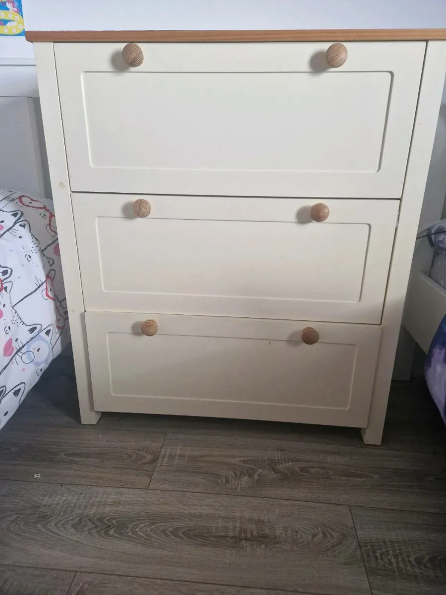 Wardrobe and drawers - Image 2