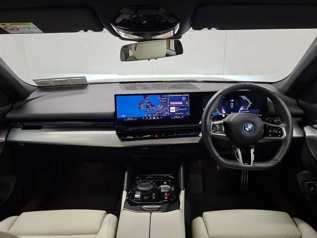 BMW 5 Series 530e M Sport Saloon - Image 4