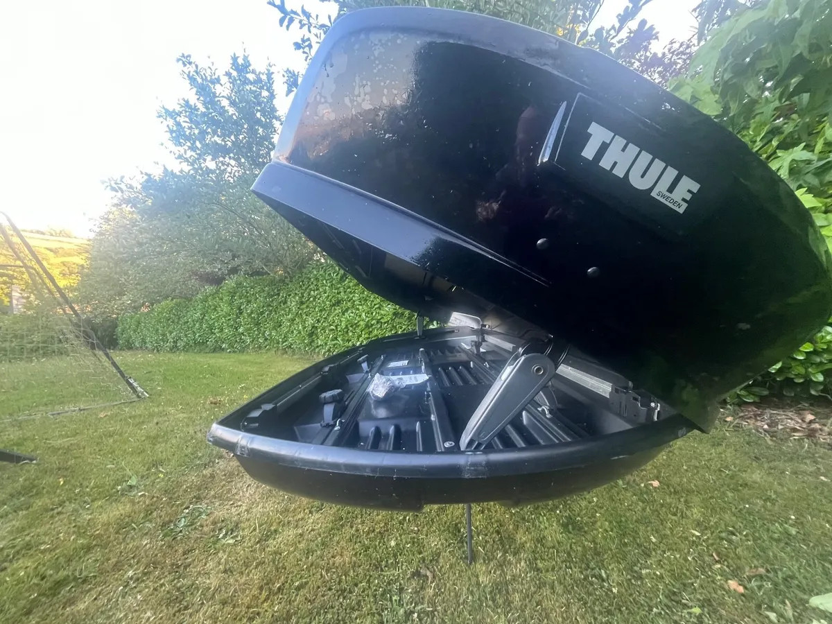 Thule roof box - Image 2