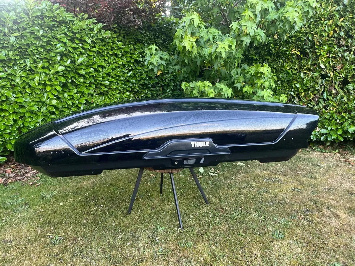 Thule roof box - Image 1