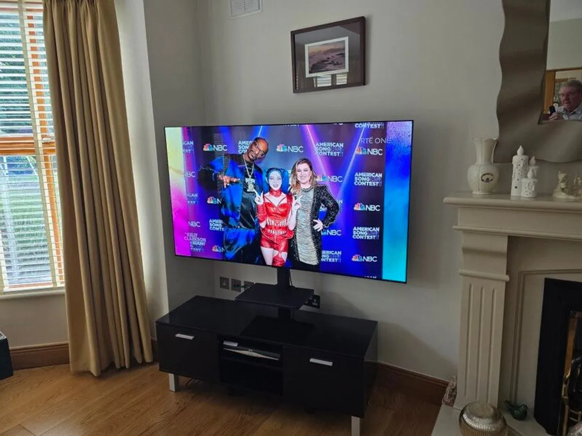 lg 65in c4 oled - Image 1