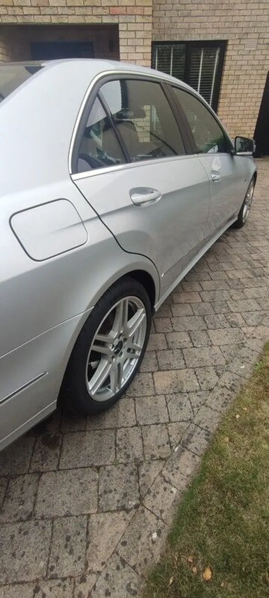 2010 Mercedes-benz e220 Avantgarde - Image 3