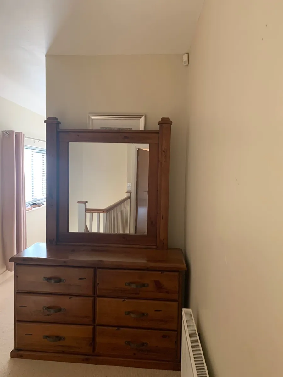 Bed frame, dressing table & 2 bedside lockers - Image 3