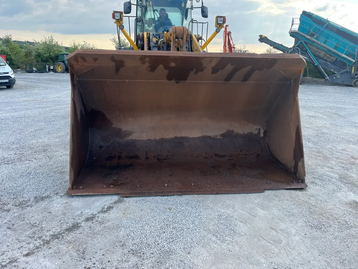 Komatsu WA 480-6 wheel loader - Image 4