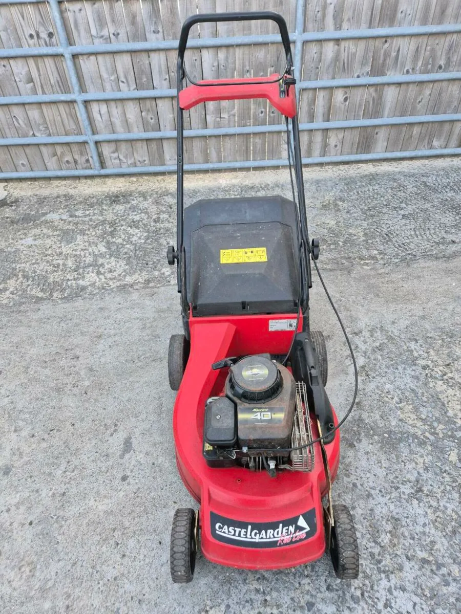 Castlegarden push lawnmower - Image 1