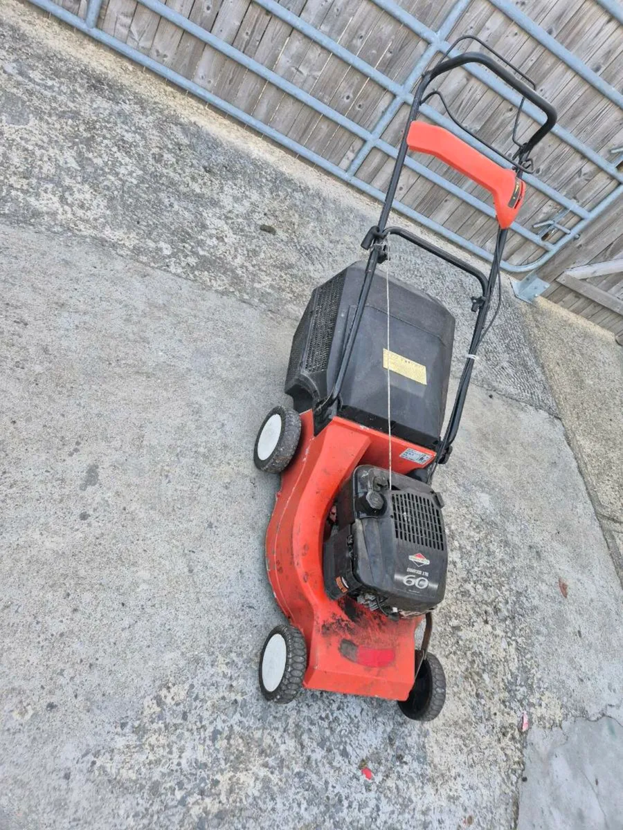 Castlegarden self Drive lawnmower - Image 3