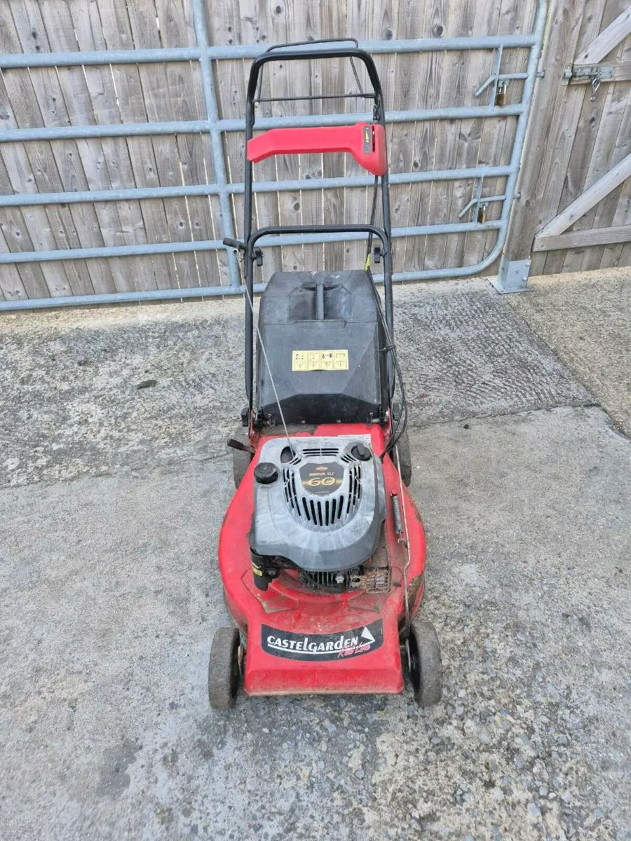 Castlegarden self Drive lawnmower - Image 1