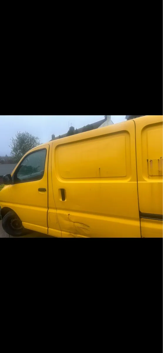 2006 Toyota hiace d4d test until 08/25 - Image 2