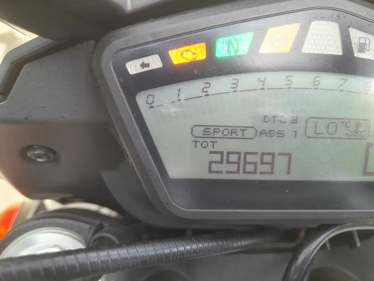2015 Ducati hyperstrada 821 - Image 4