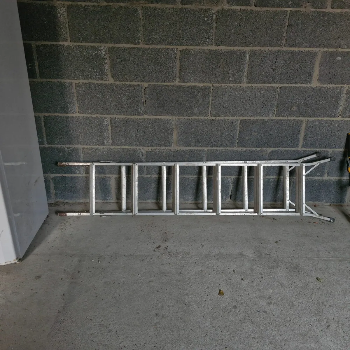 Step ladders - Image 1