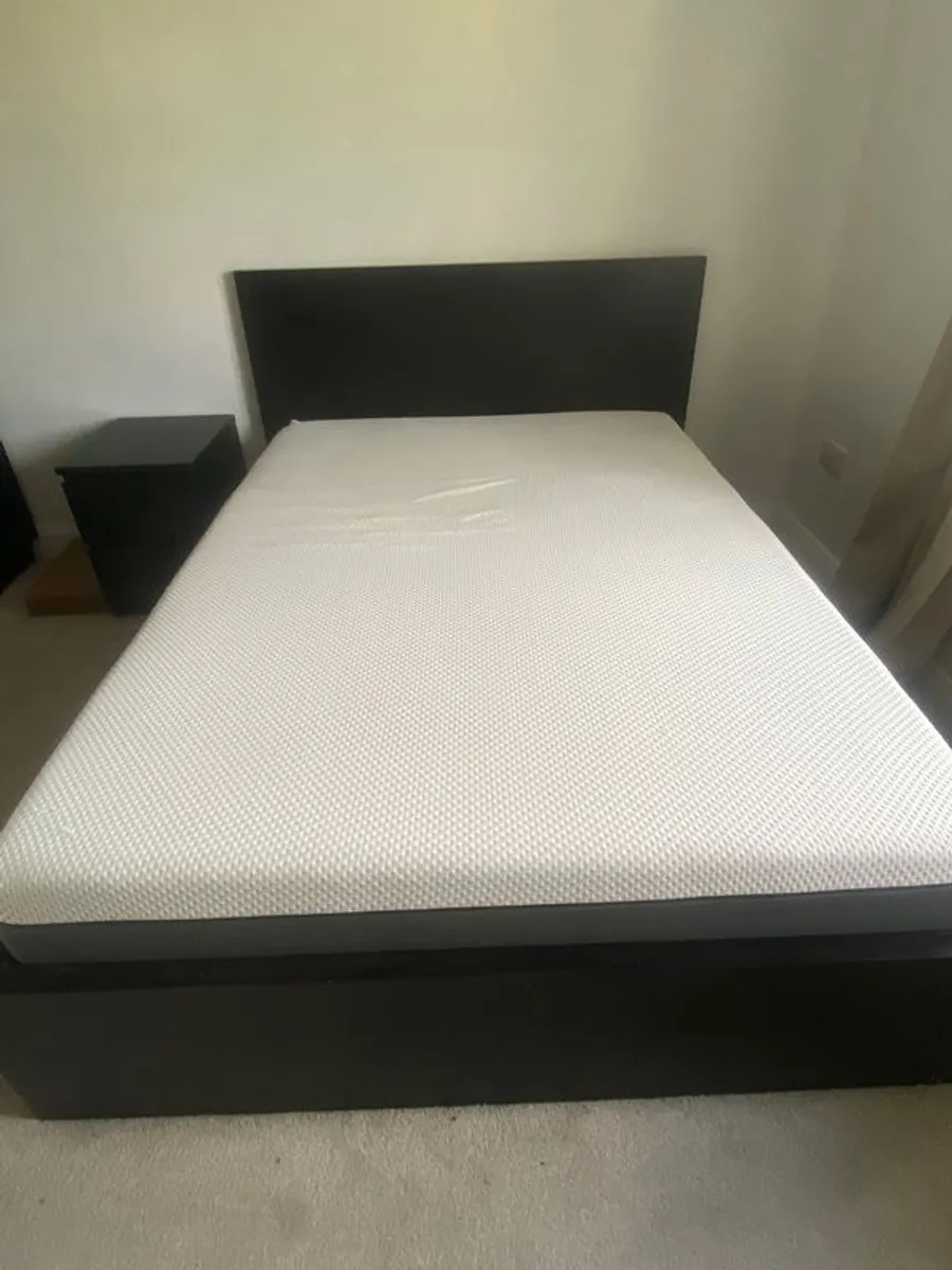 Black King Size Bed/Emma Mattress - Image 2