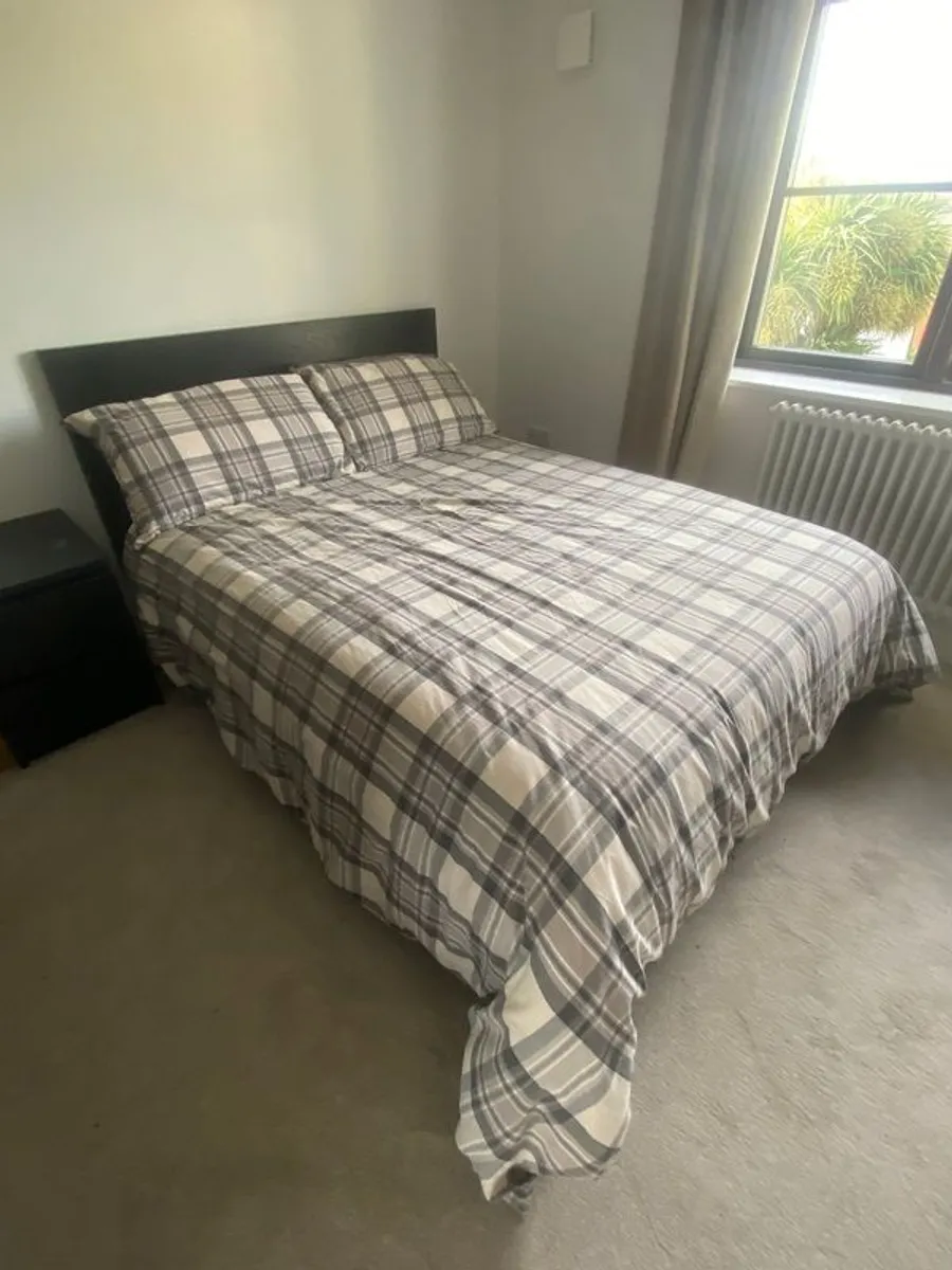 Black King Size Bed/Emma Mattress - Image 4