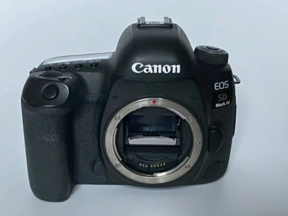 Canon EOS 5D Mark IV 30.4MP Digital Camera - Black - Image 4