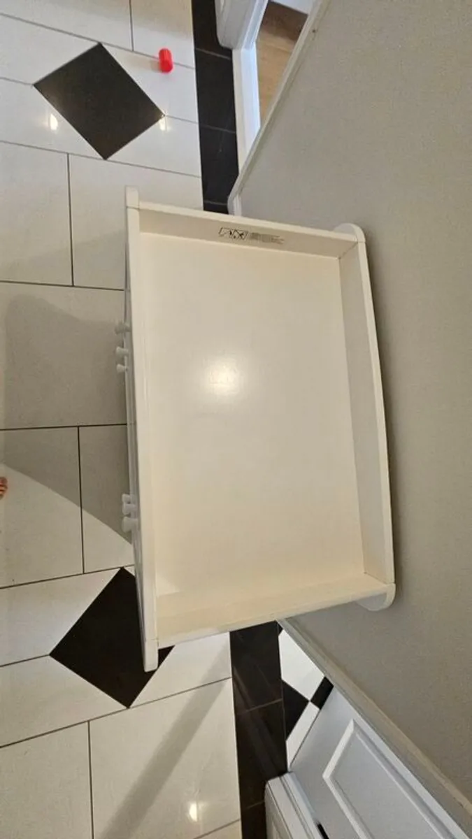 Baby changing unit - Image 3