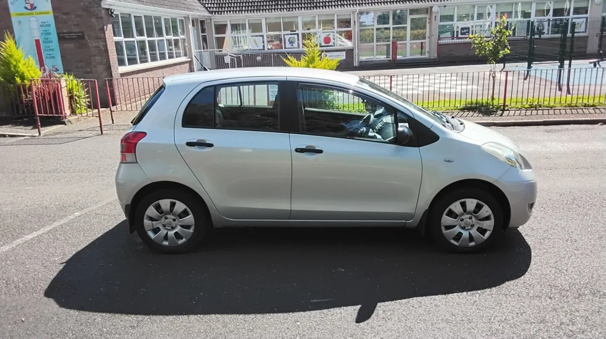 TOYOTA YARIS 1.0L PETROL  TERRA - Image 3