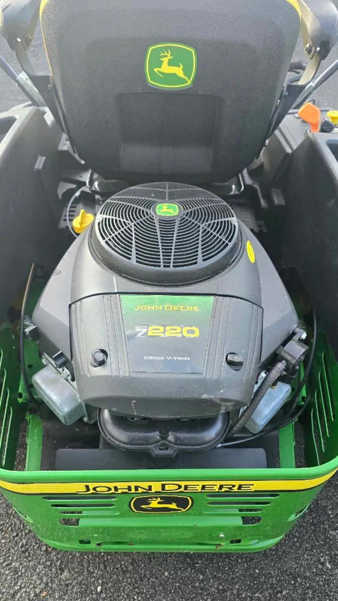 John Deere ZERO TURN COMMERCIAL - Image 4