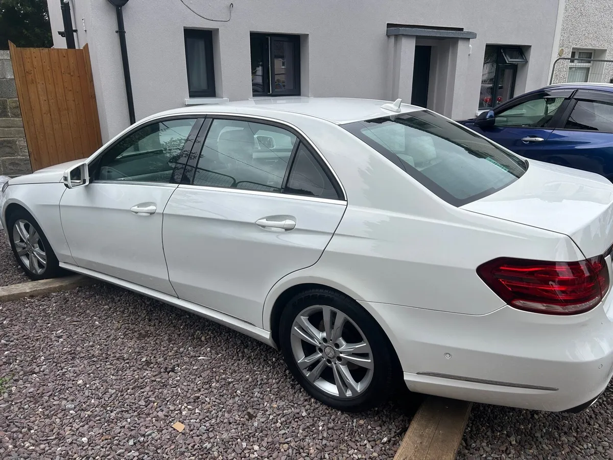 Mercedes Benz - Image 3