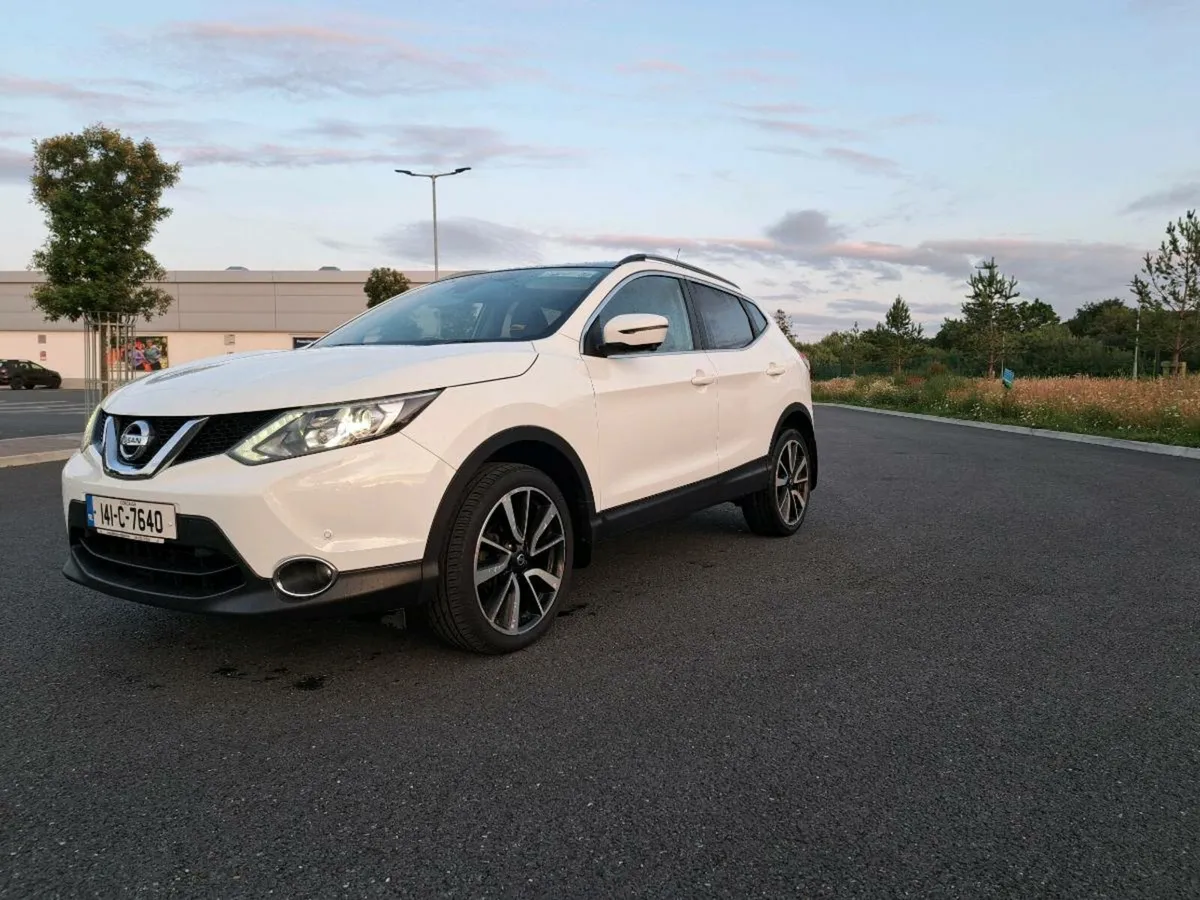 2014 Nissan Qashqai 1.5 diesel good condition - Image 3