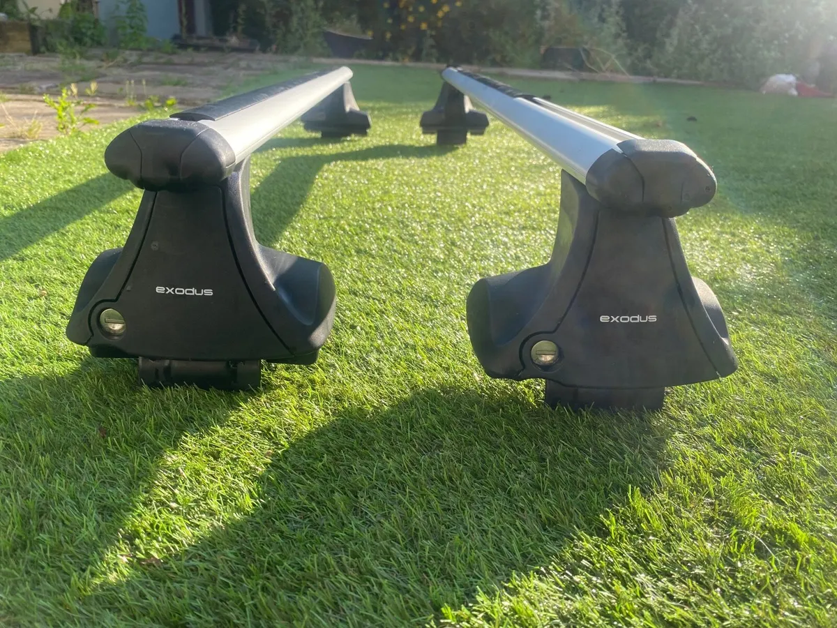 Exodus aero A120 roof rack with FP4 footpack - Image 1