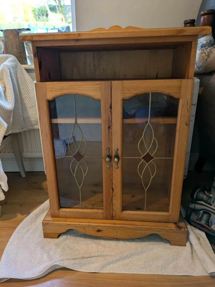 cabinet - Image 1