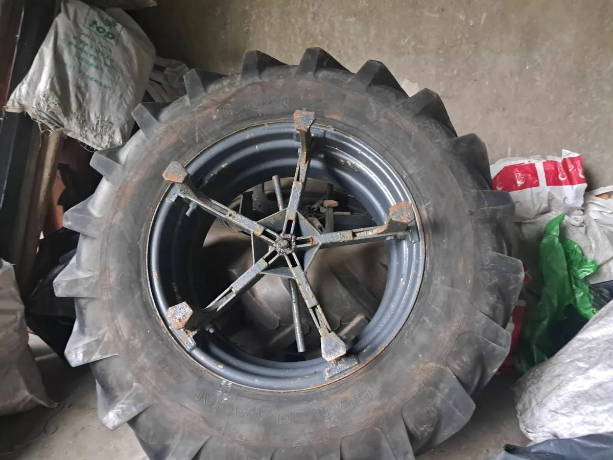 5 Star Spider Dual Wheels - Image 3