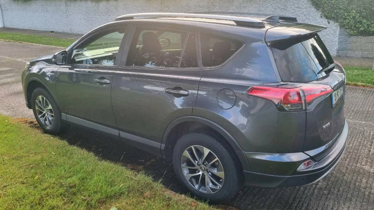 2018 TOYOTA RAV4 LUNA SPORT AUTO HYBRID - Image 4