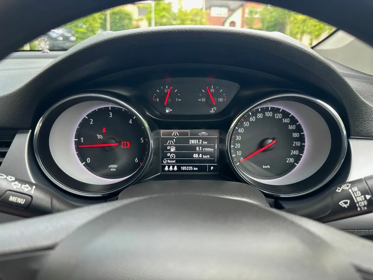 Opel Astra 2017 - Image 2