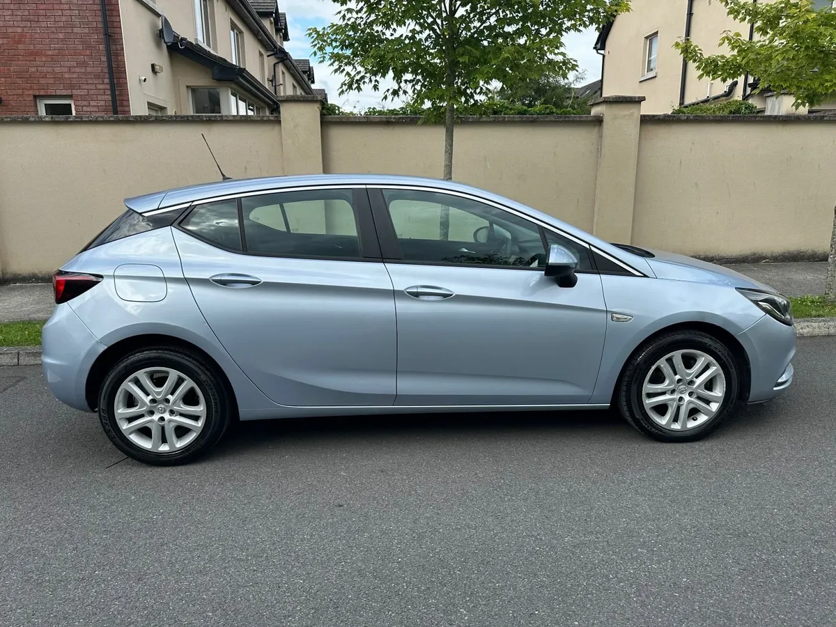 Opel Astra 2017 - Image 3