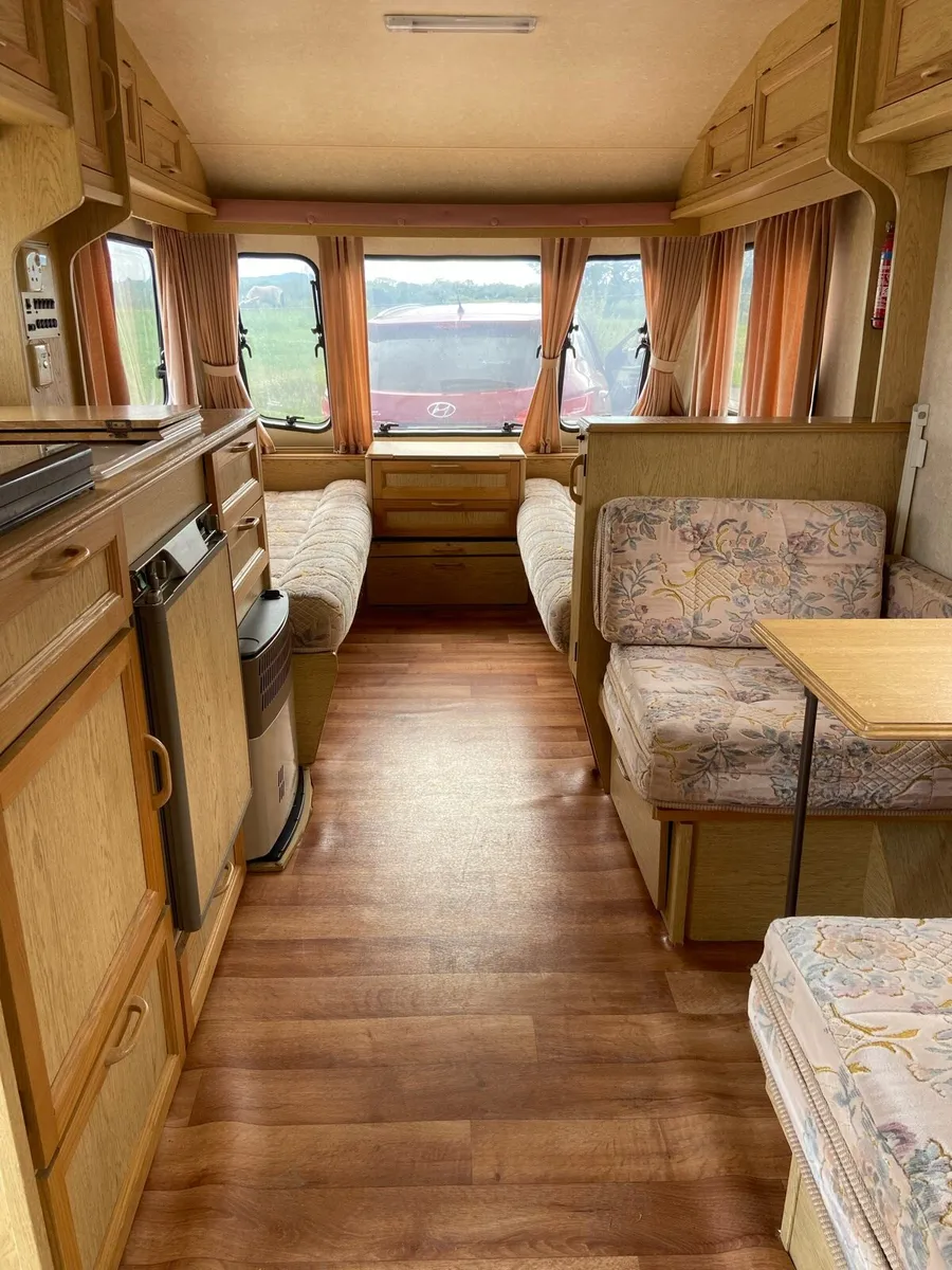 Caravan - Image 4