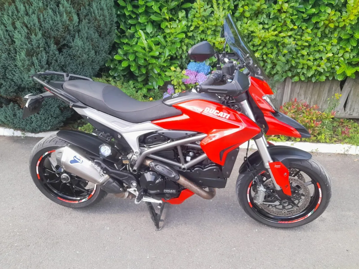 2015 Ducati hyperstrada 821 - Image 1