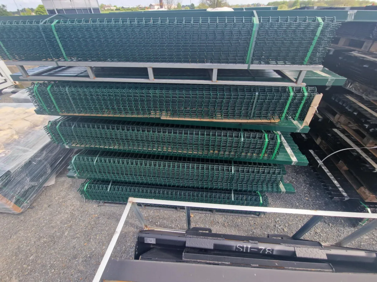 Security fencing - Image 4
