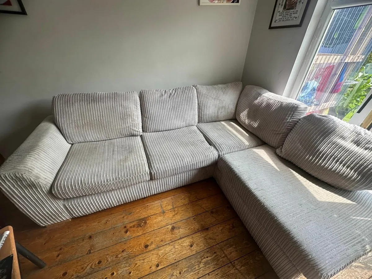 Corner sofa-Collection only.. - Image 3