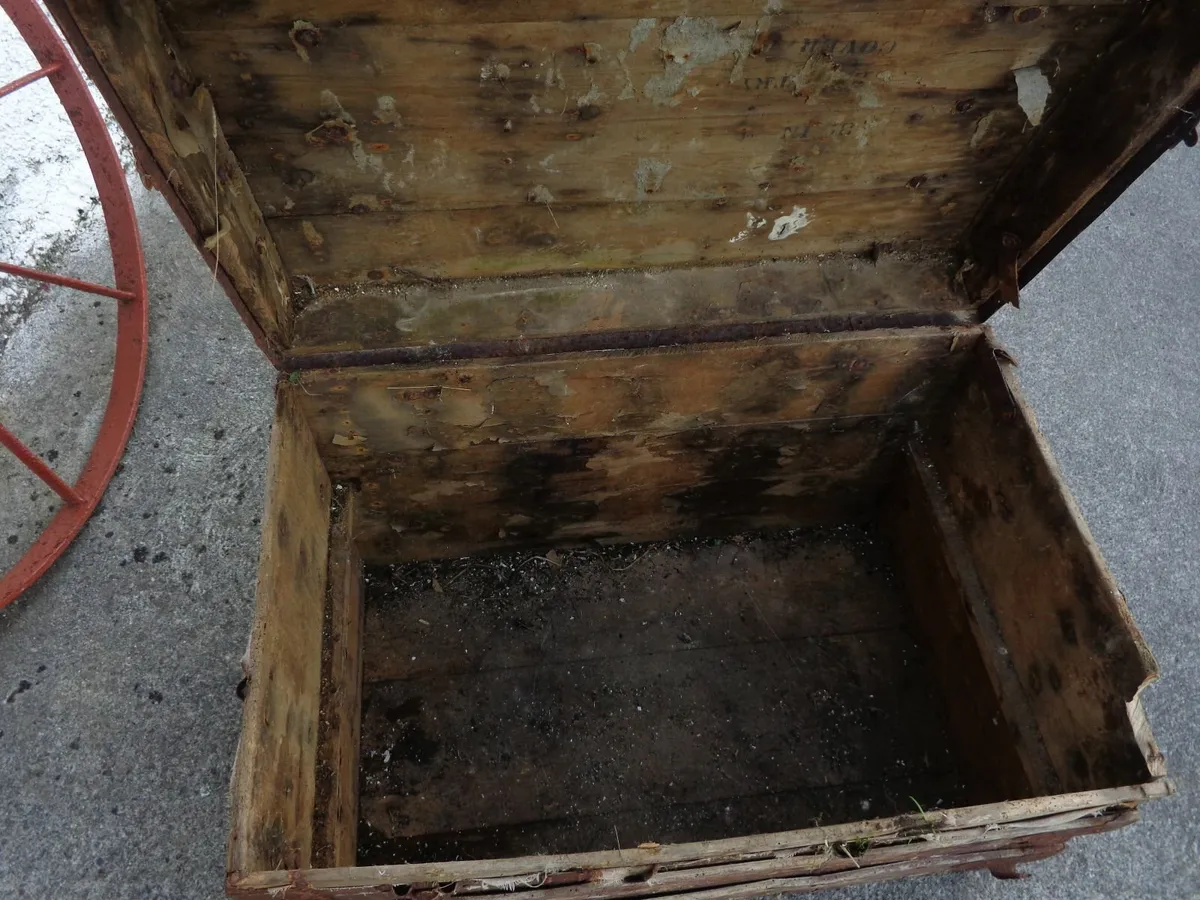 vintage wooden  travel trunk - Image 3