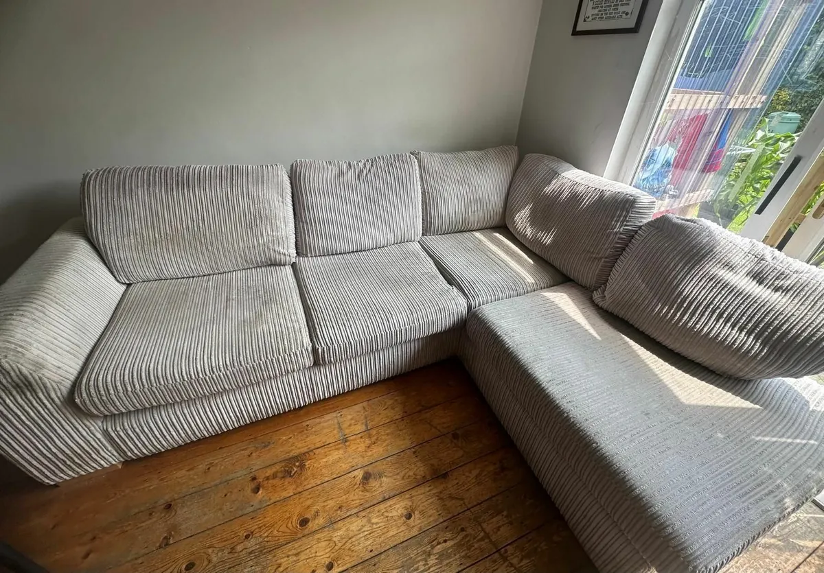 Corner sofa-Collection only.. - Image 4