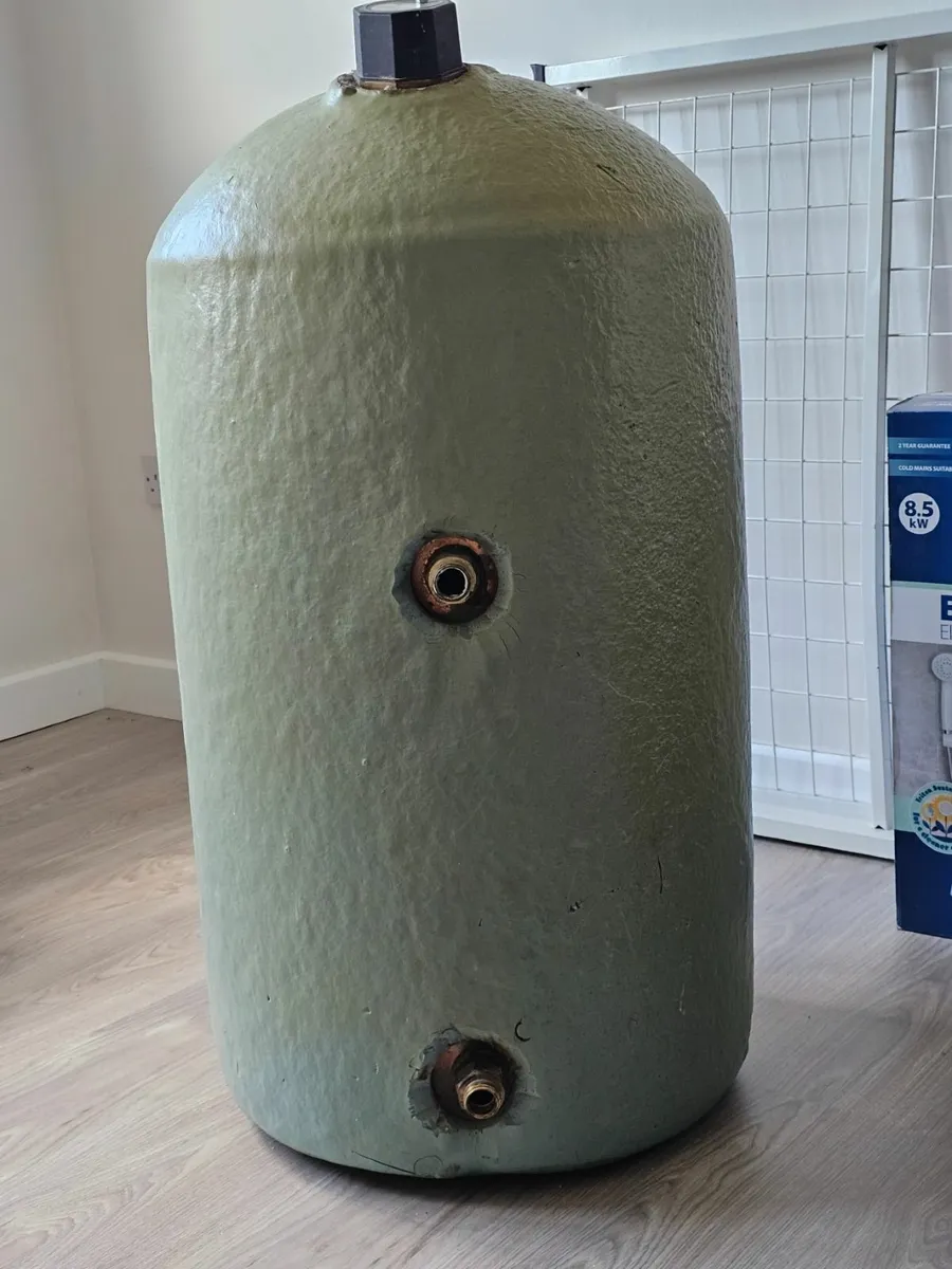 Insulated Hot Water Copper Cylinder 36"x18" - Image 3
