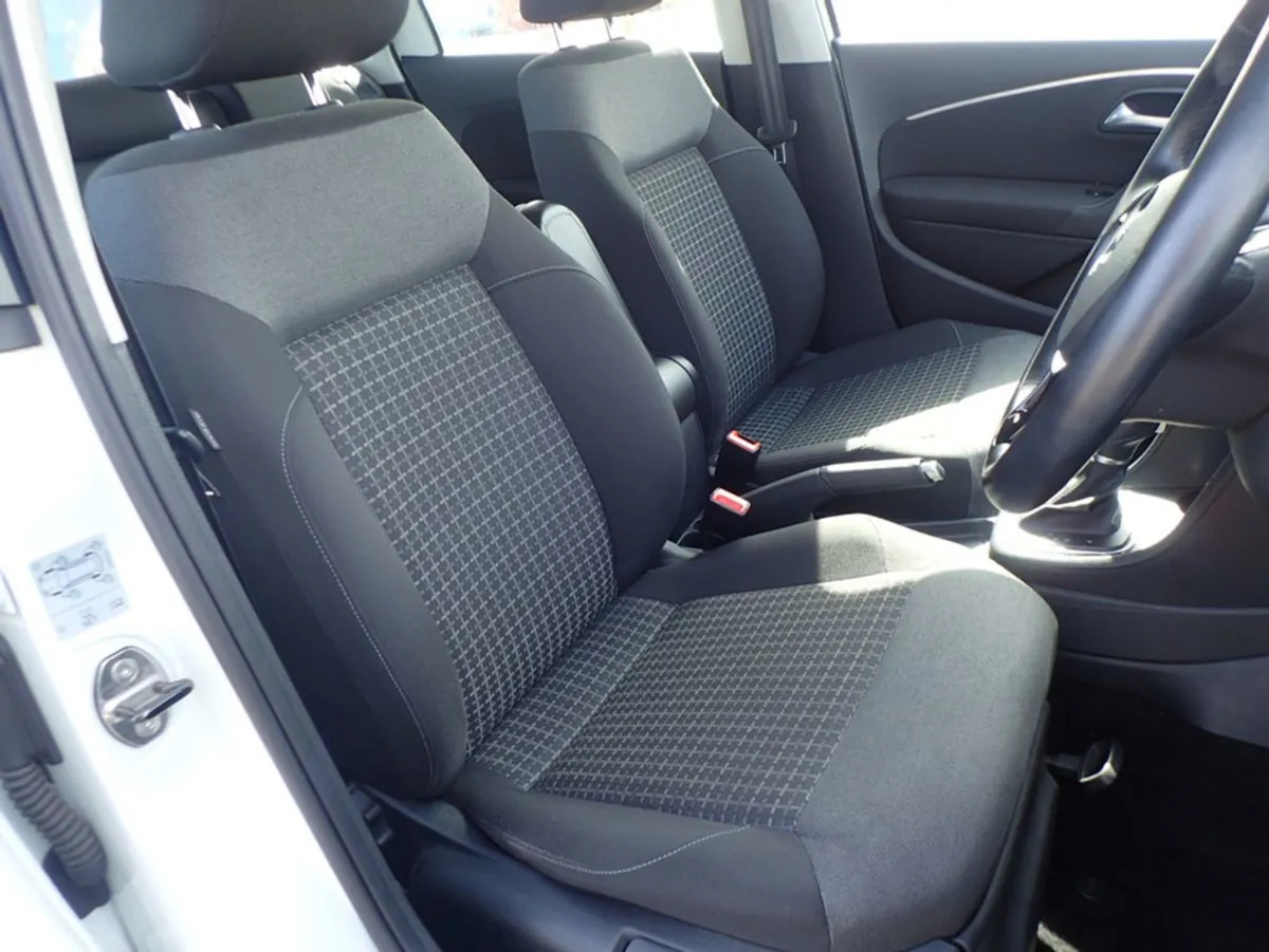 Volkswagen Polo 1.2 TSI Comfortline Plus Petrol A - Image 4