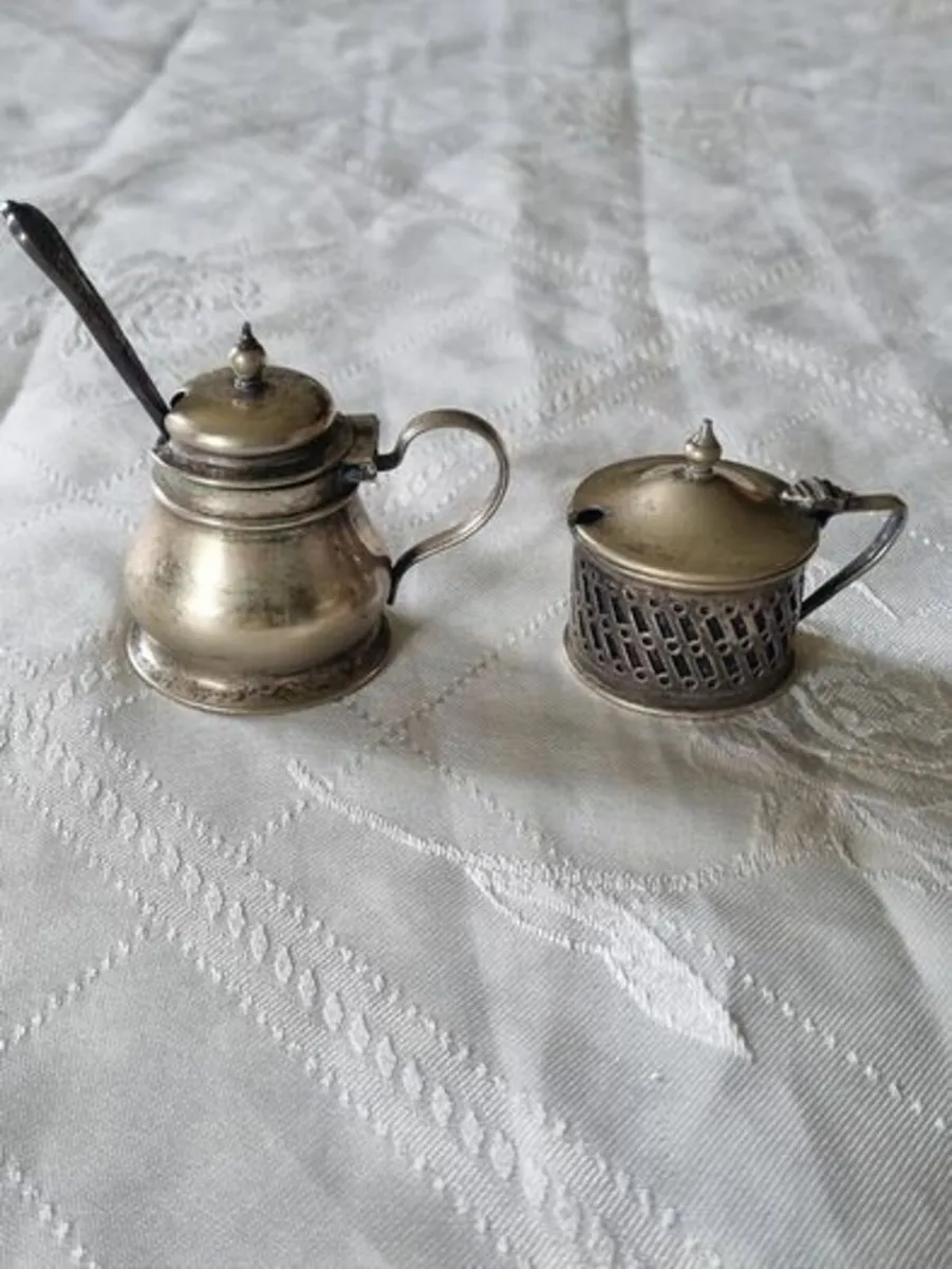 Two vintage silver plated caviar containers - Image 1