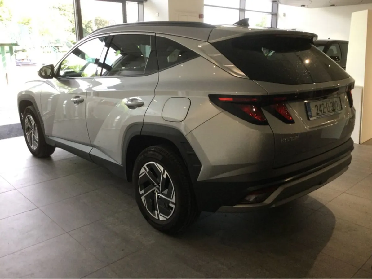 Hyundai Tucson Executive Hybrid Auto - Only 6 500 - Image 3