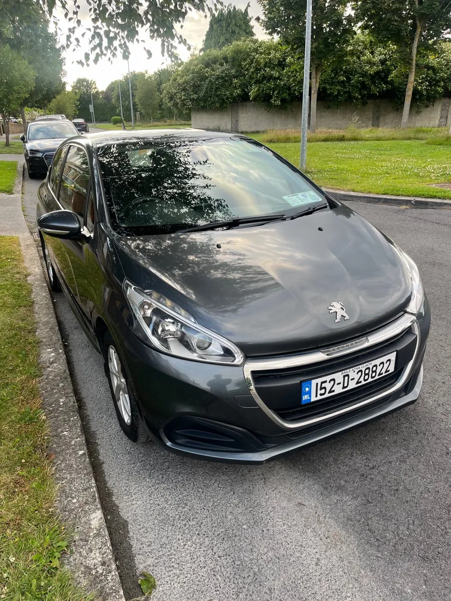Peugeot 208 2015 - Image 1