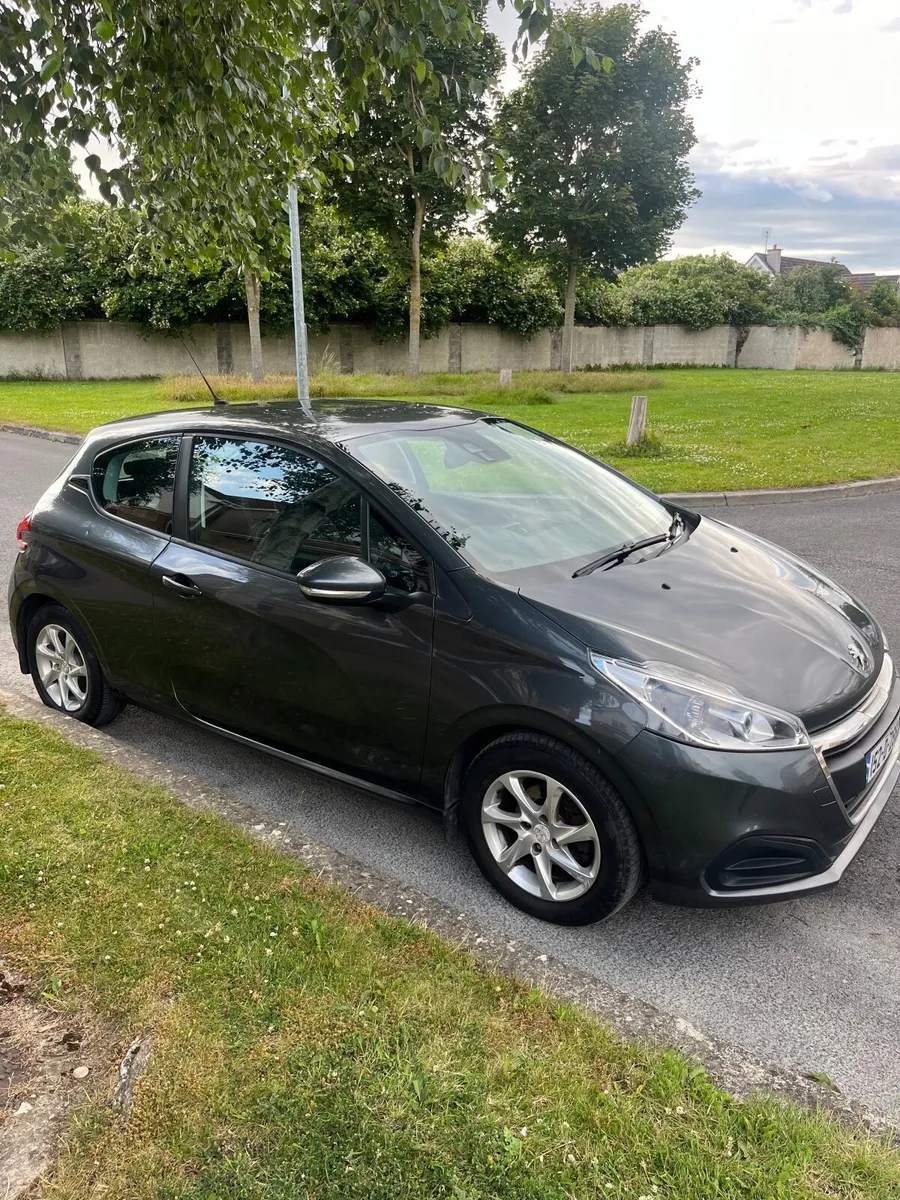 Peugeot 208 2015 - Image 2