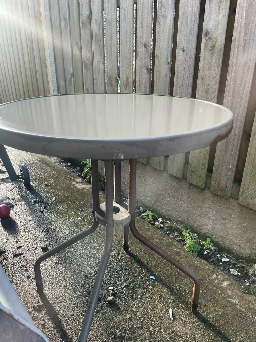 Garden furniture - Image 1