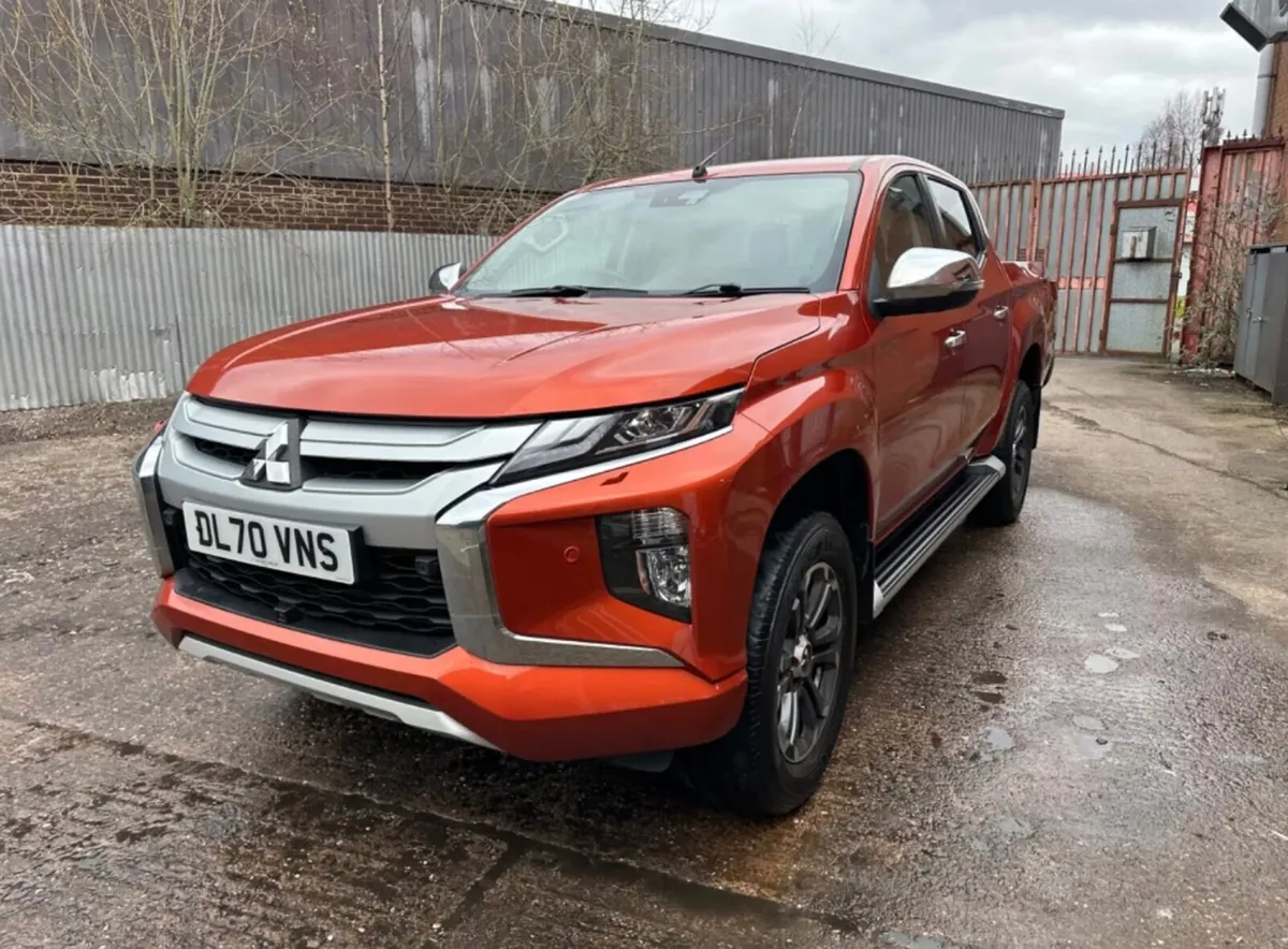 202 Mitsubishi L200 2.3 Di-D Barbarian x